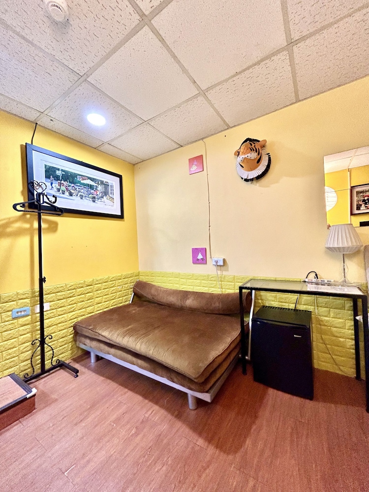 Ximen Triple Tiger Hostel 31/50