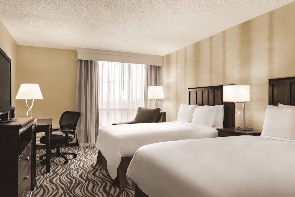 Radisson Hotel Fort Worth North-Fossil Creek 11/52