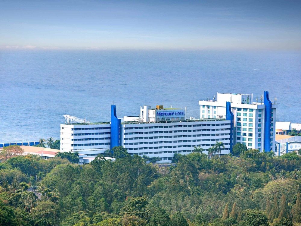 Mercure Convention Center Ancol 59/63