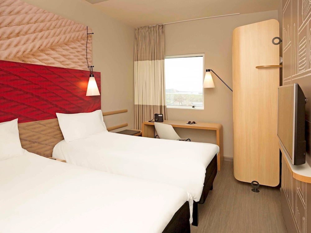 Ibis Paranagua 8/59