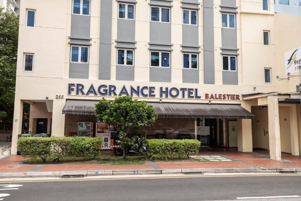 Fragrance Hotel - Rose 7/53
