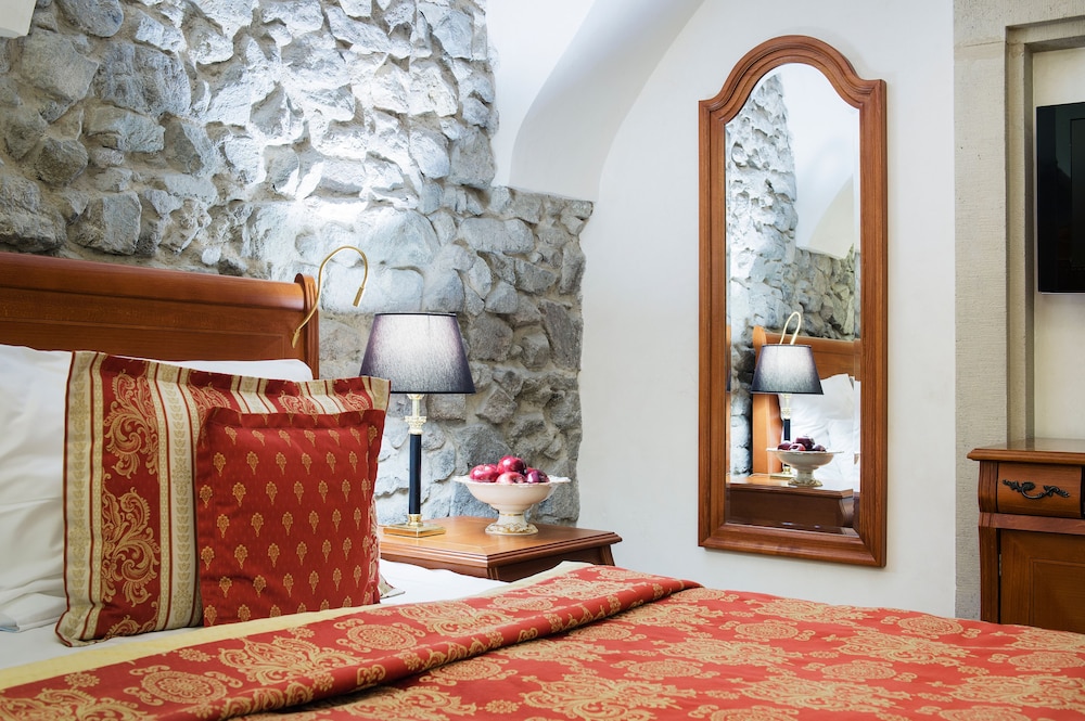 Arcadia Boutique Hotel 53/64