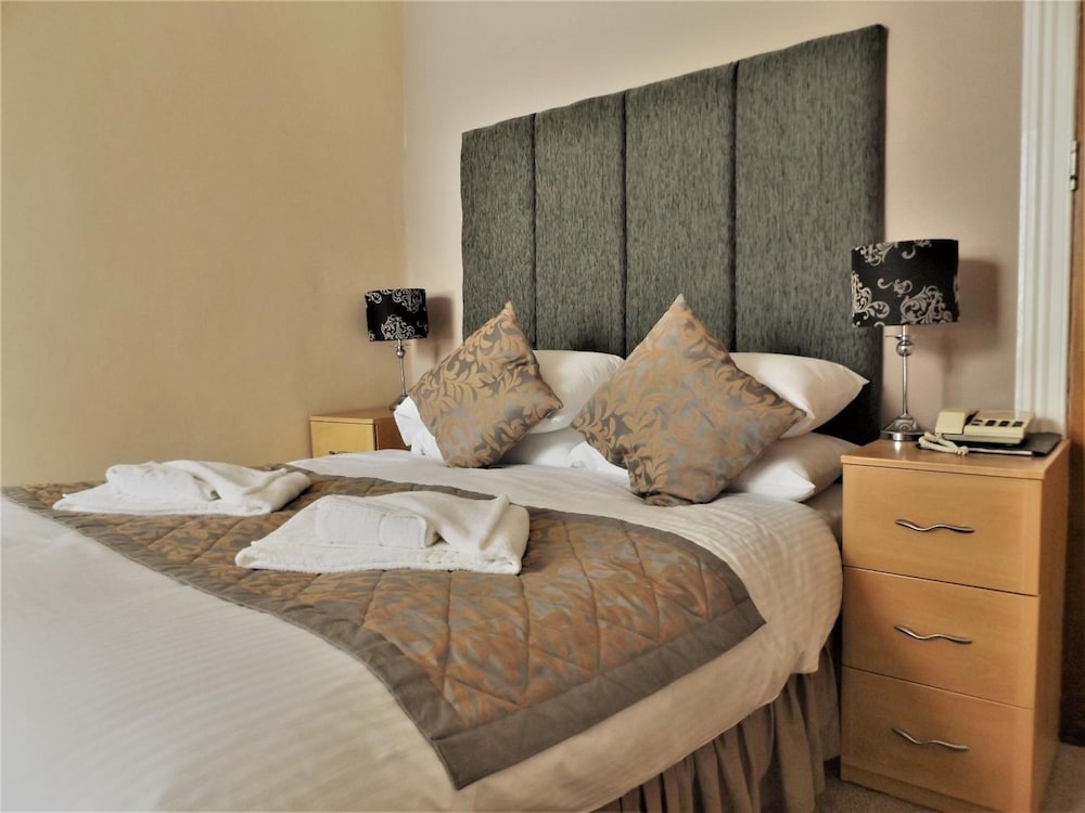 Membly Hall Hotel 5/35