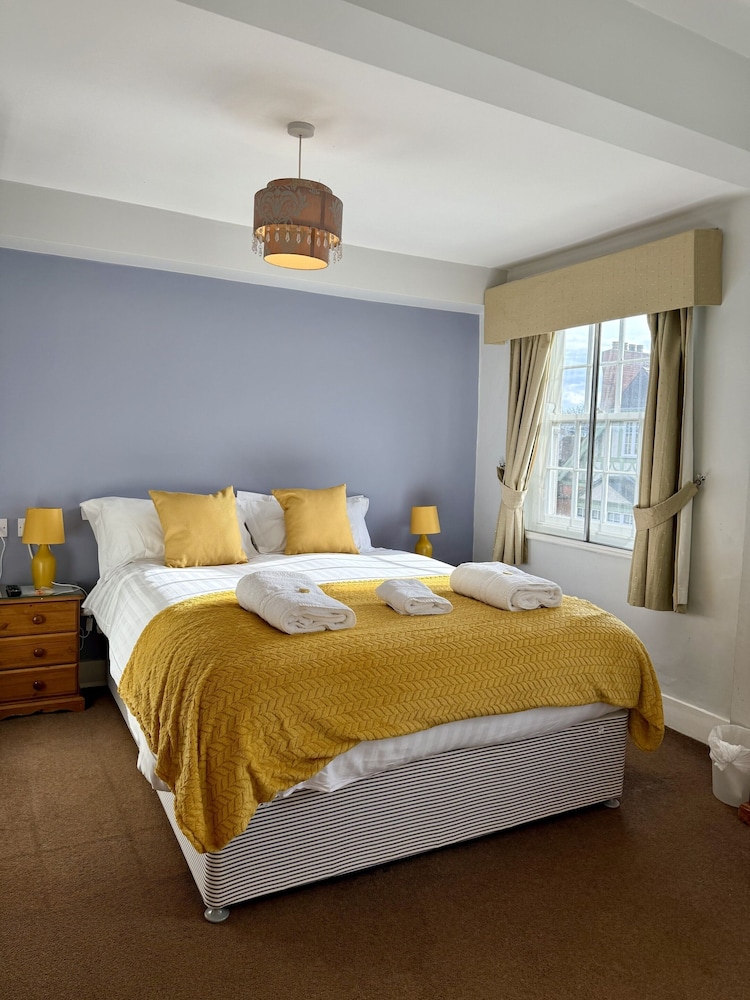 The Crescent Guest House 16/70
