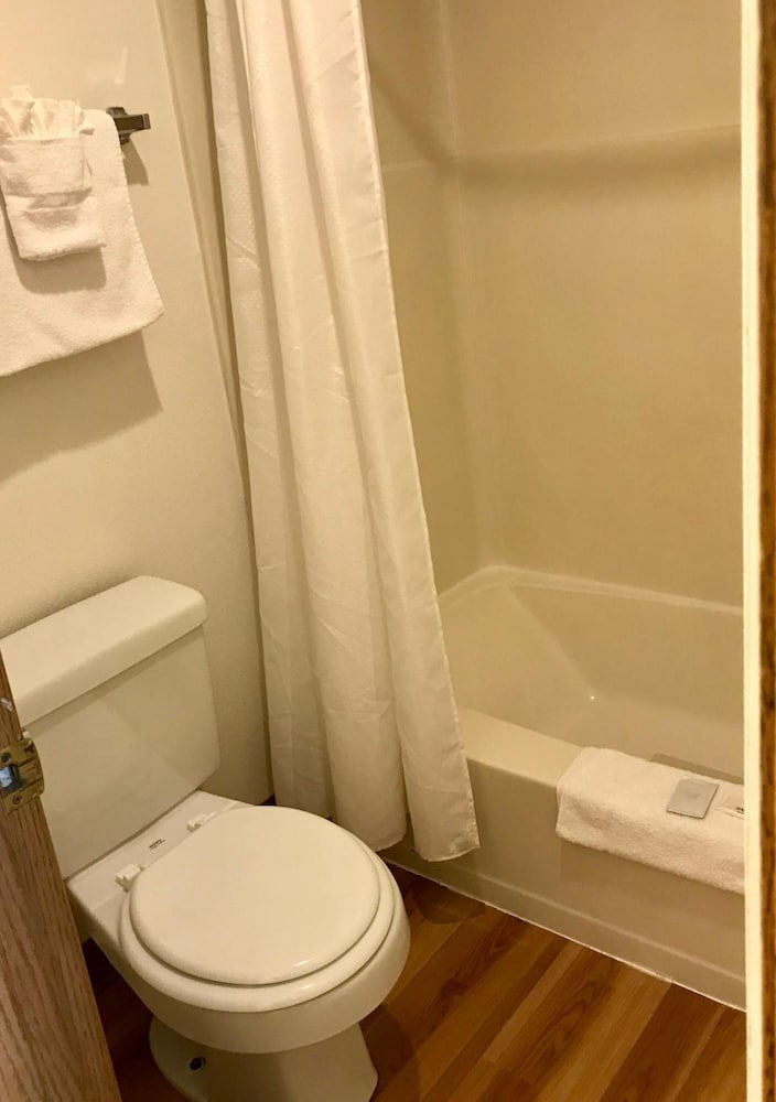 Sea-Tac Airport Value Inn 15/32