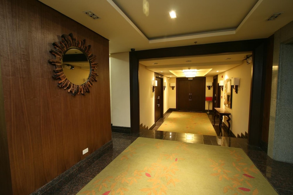 Crown Regency Hotel Makati 8/50
