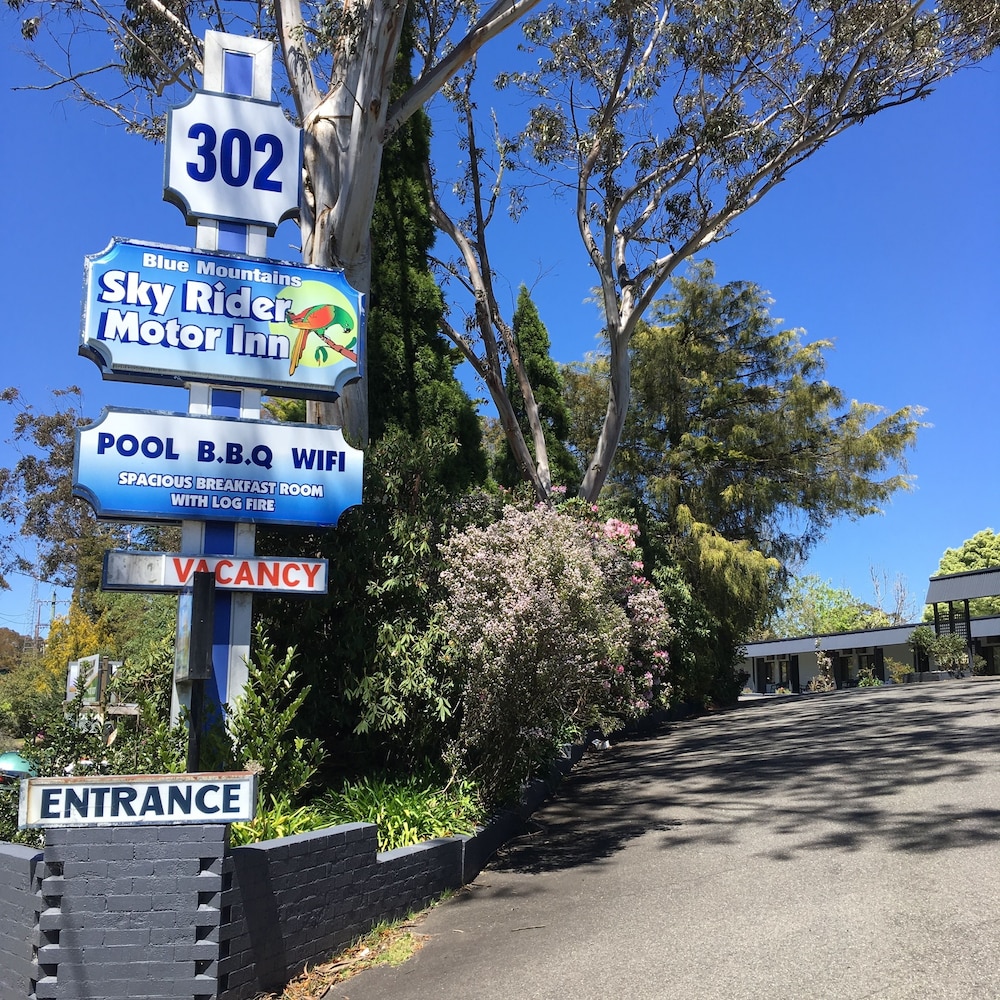 Sky Rider Motor Inn 55/69