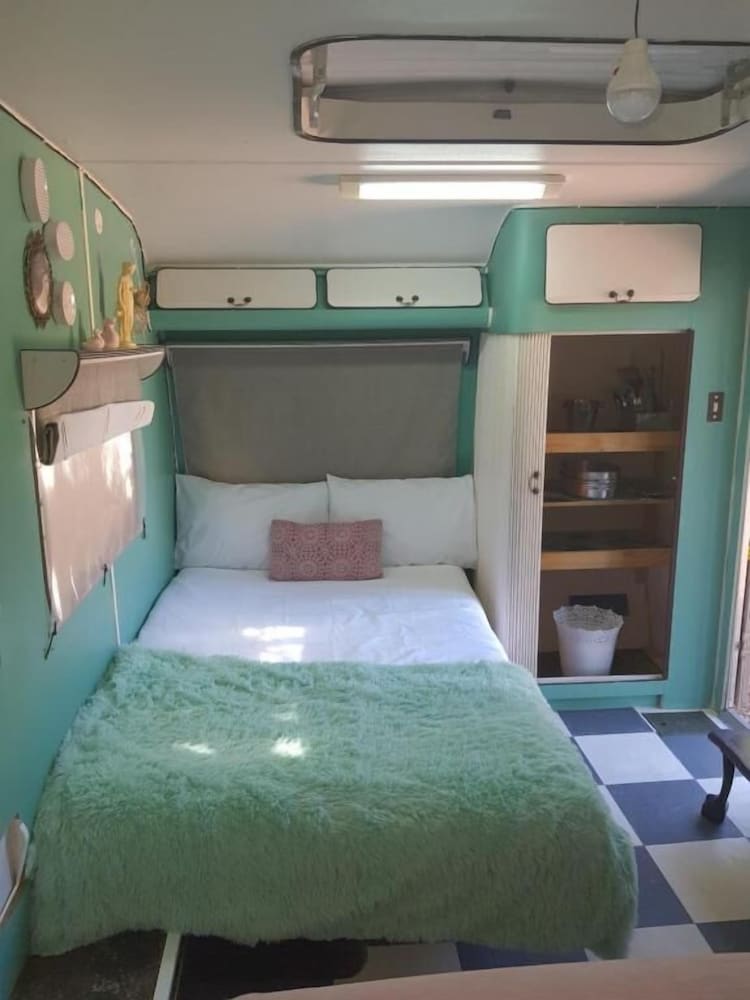 Oasis Shanti Backpackers 2/49