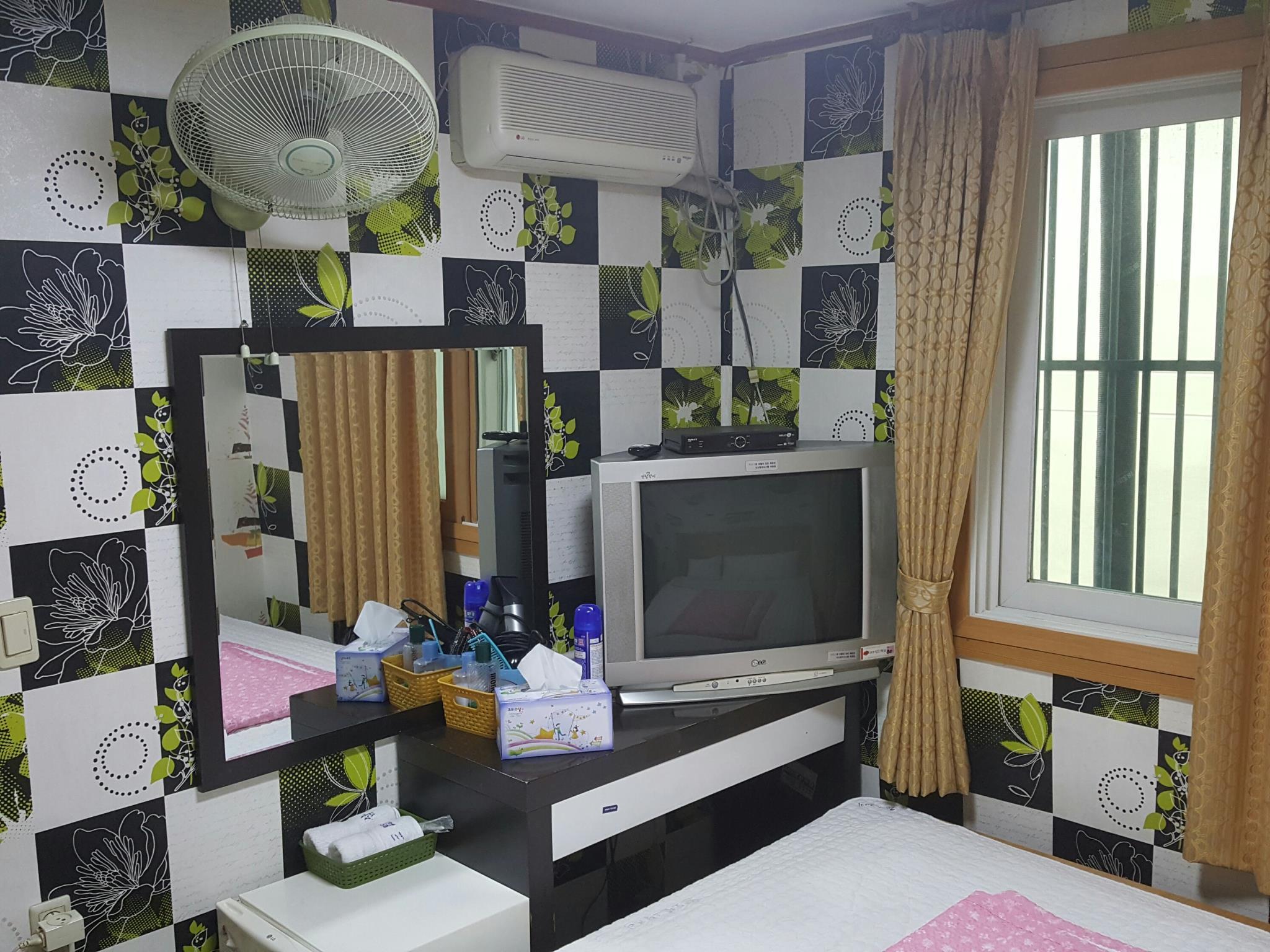 Samwonjang Motel 18/24