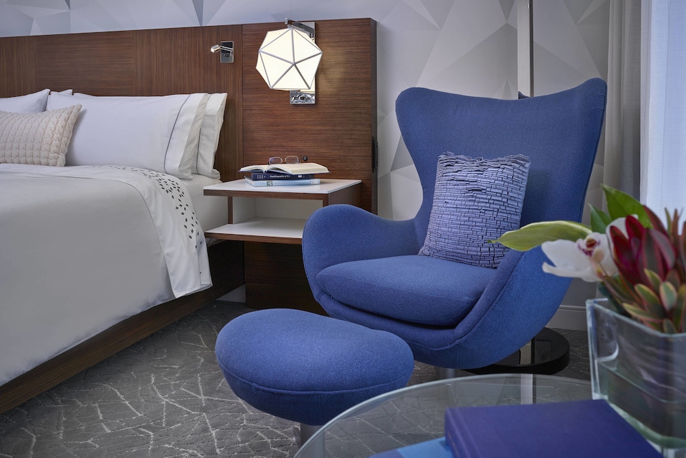 RENAISSANCE EDMONTON AIRPORT HOTEL 32/44