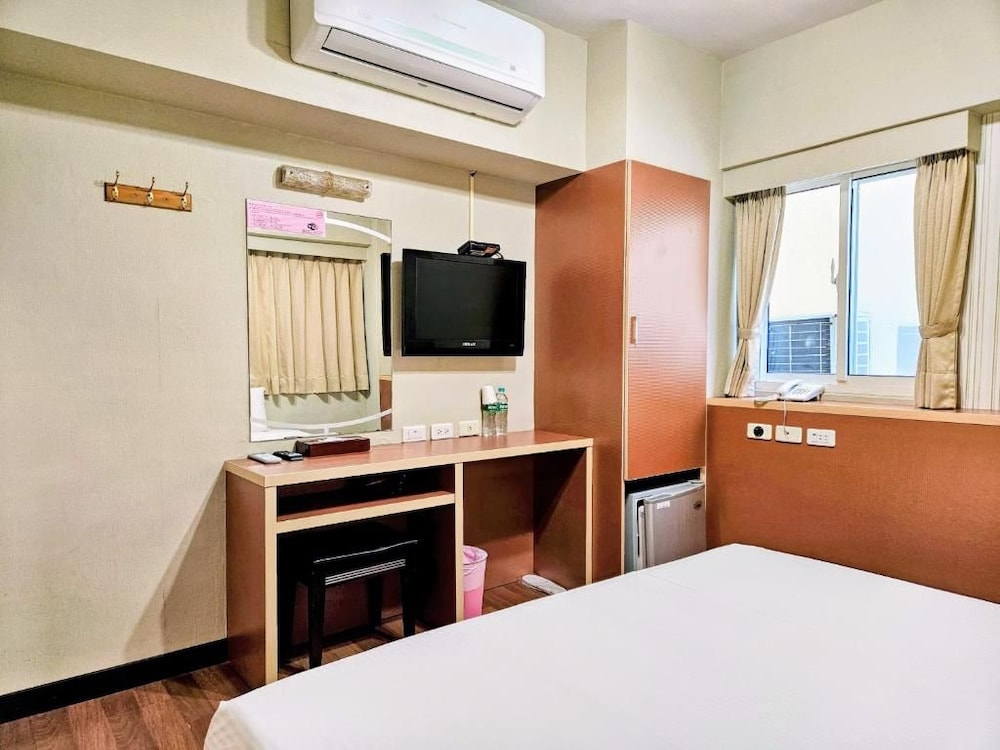 South Sea Hotel 22/49