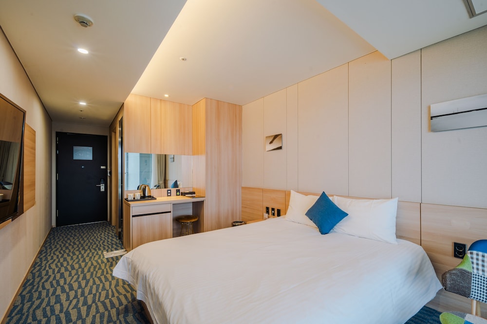 Hotel Bridge Seogwipo 15/50