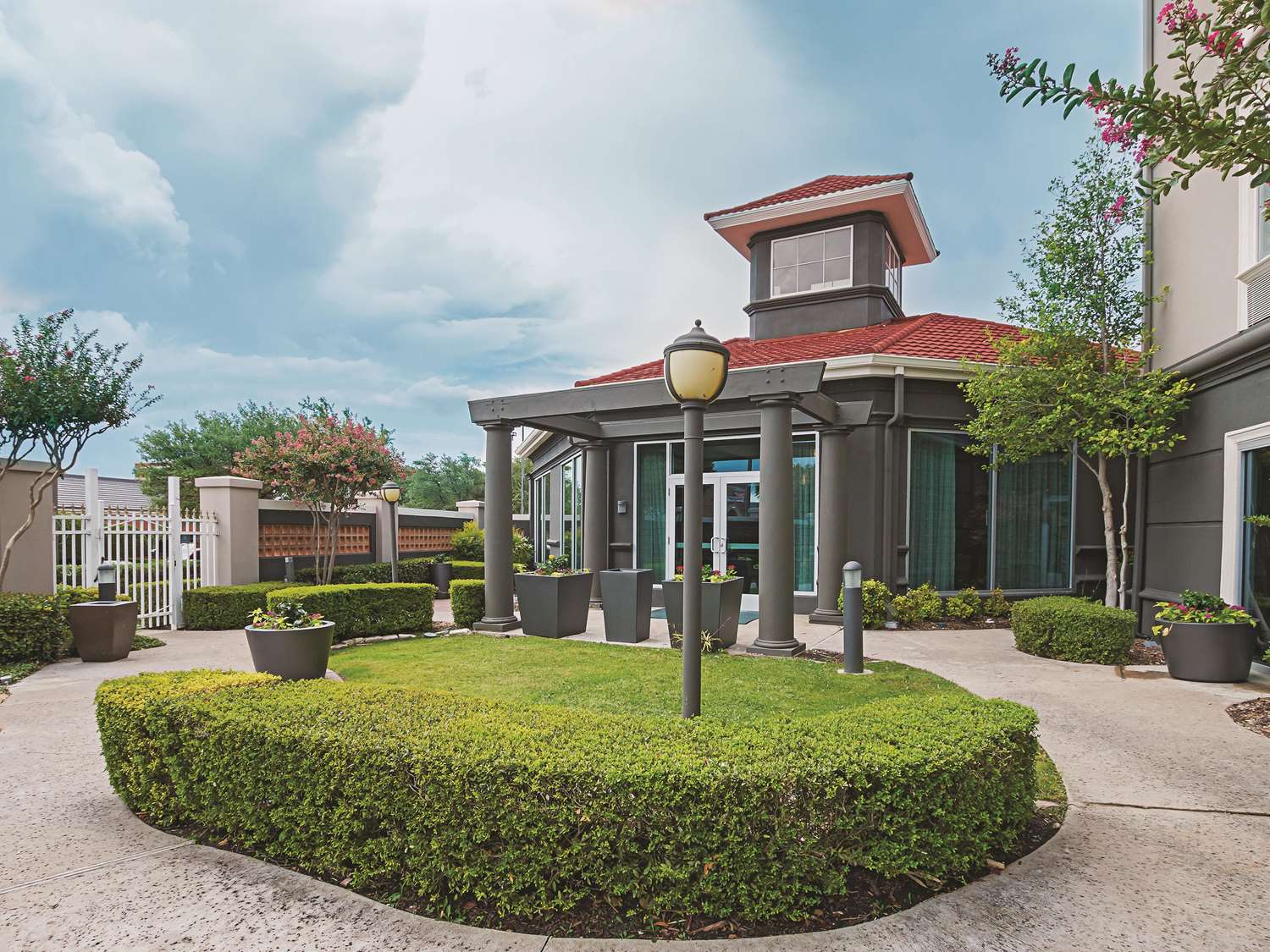 La Quinta Inn & Suites by Wyndham Fort Worth City View 42/48