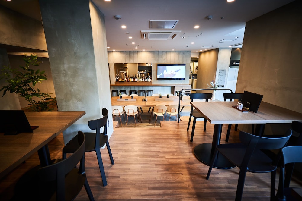 AND HOSTEL HOMMACHI EAST 58/69
