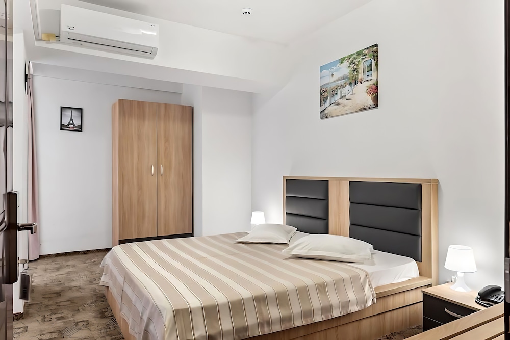 COMFORT, KING BED
