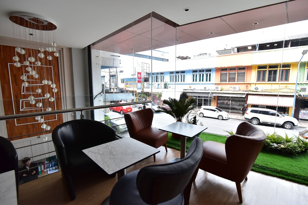 The Three Hat Yai 43/65