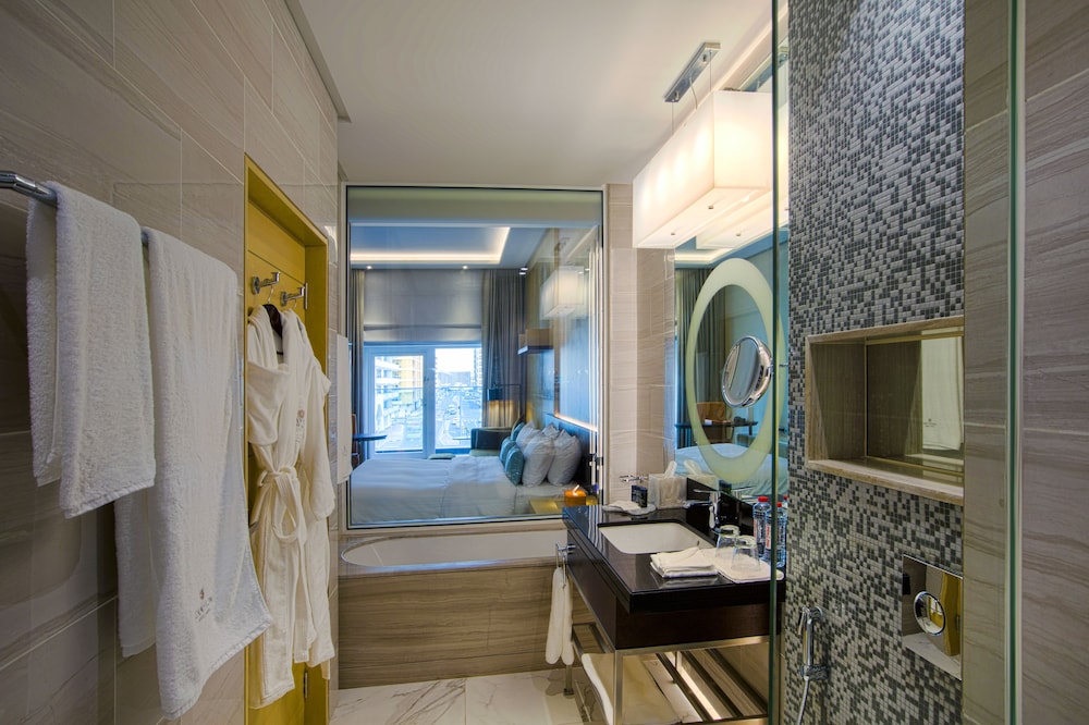 Grayton Hotel Dubai 47/66