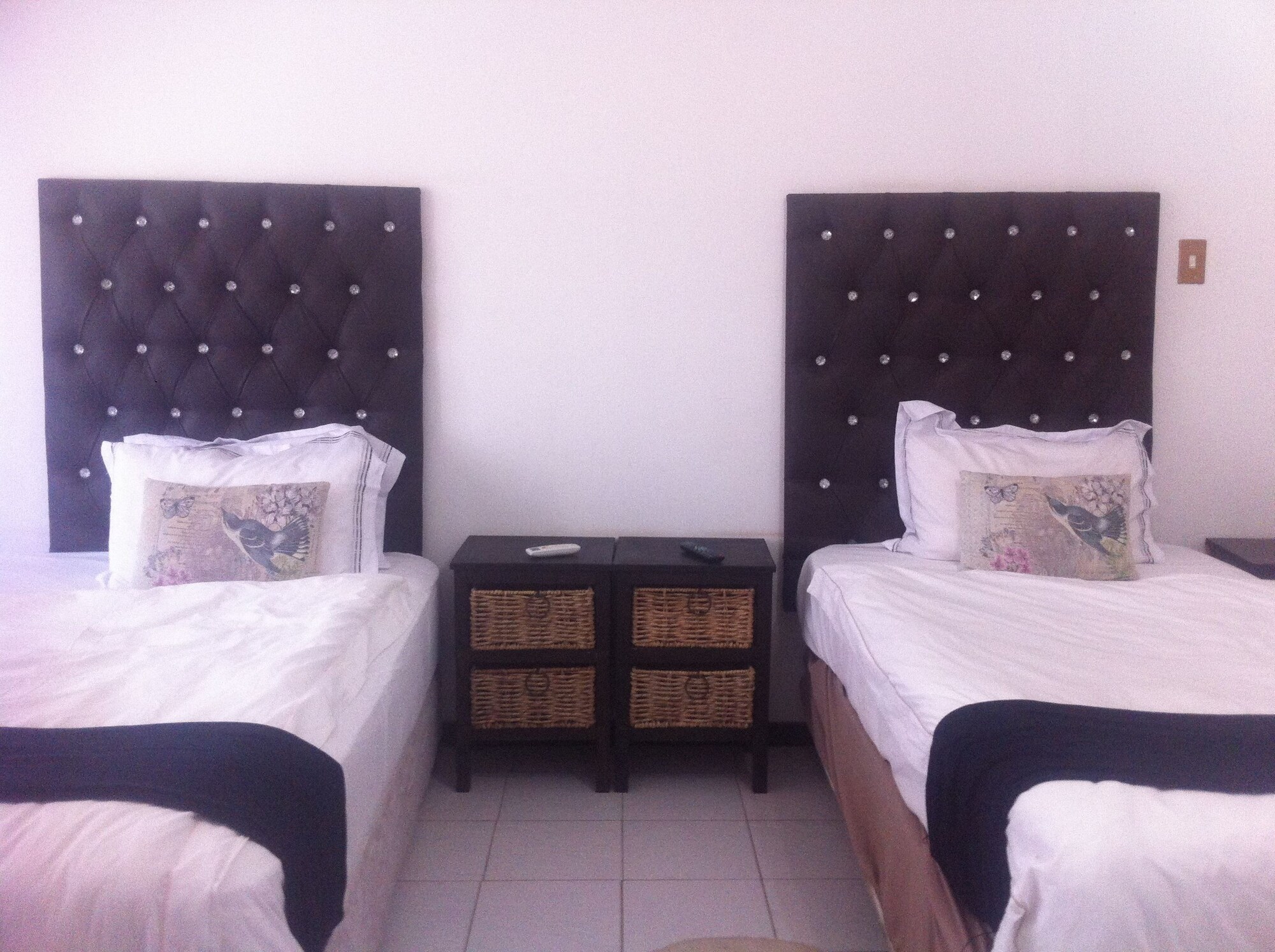 ROOM, TWIN BEDS, GARDEN VIEW