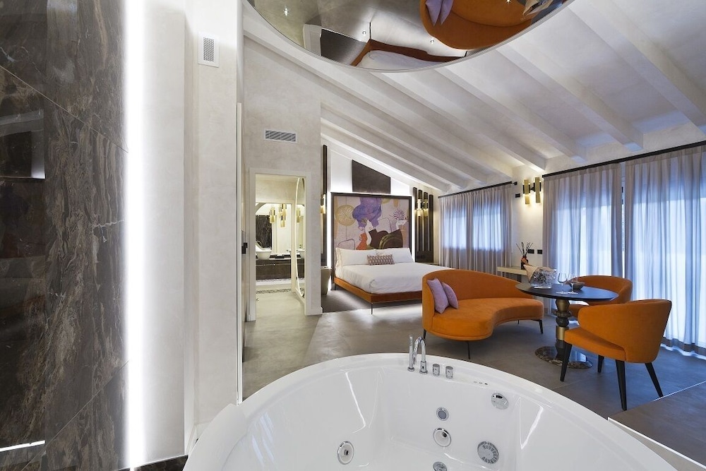 Vip's Motel Luxury Accommodation & Spa 67/72