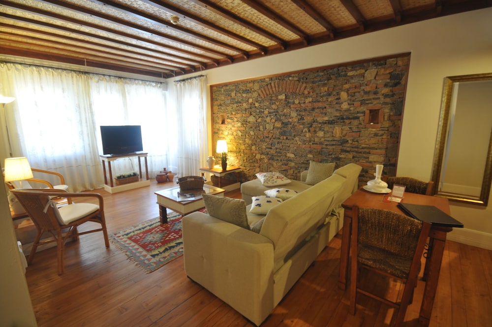 El Vino Hotel Suites 22/50