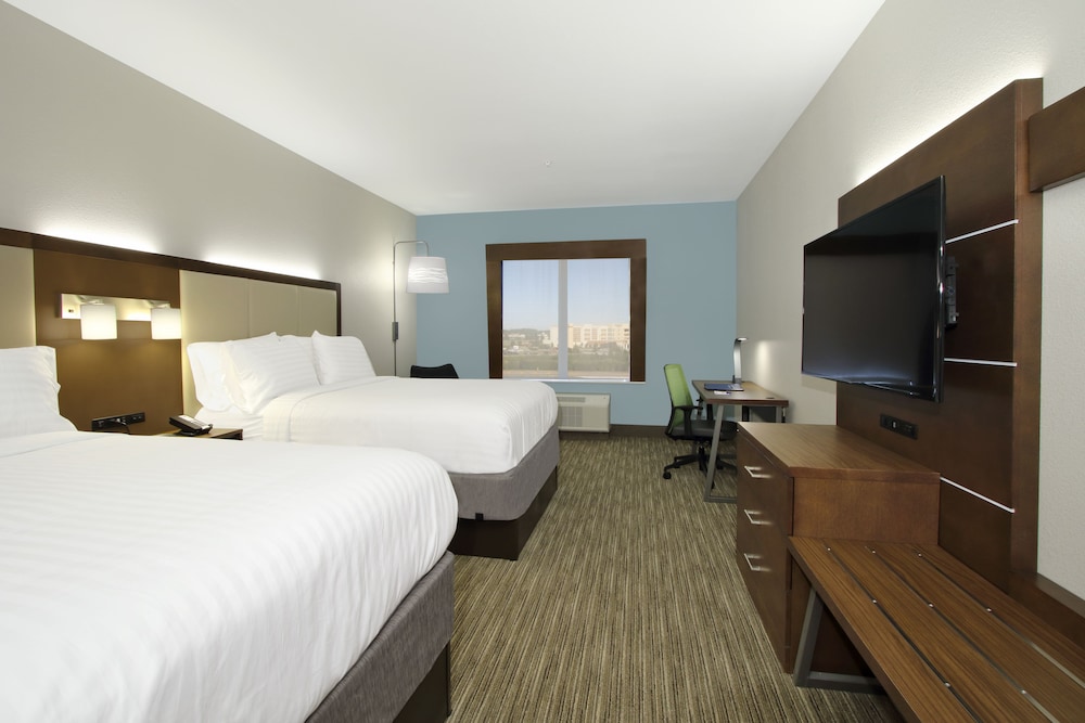 Holiday Inn Express Suites Columbus North 21/54