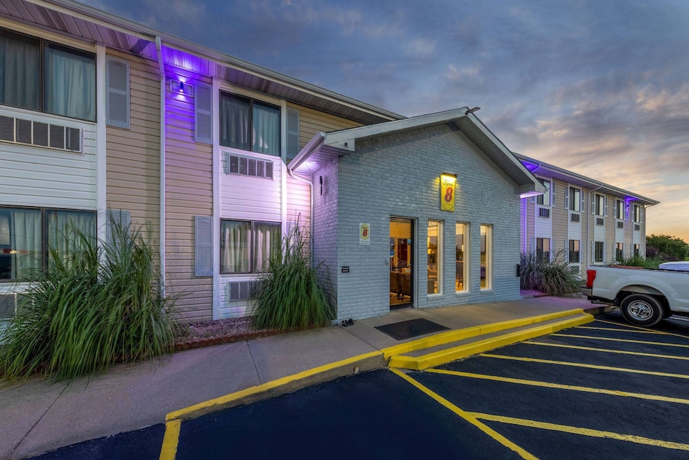 Super 8 By Wyndham El Dorado 5/32
