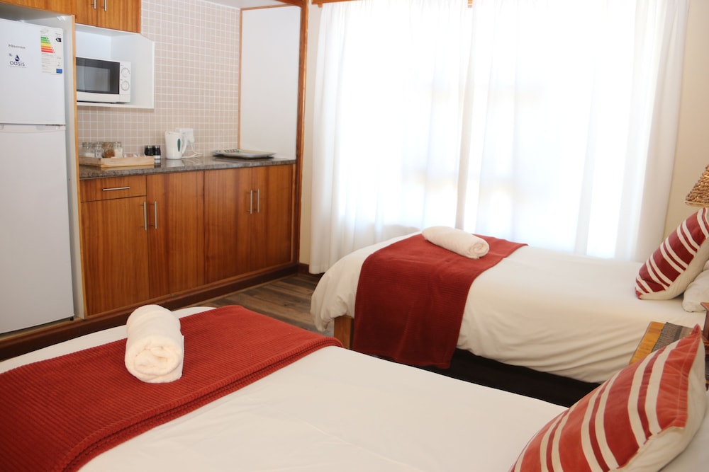 Aan Die Oewer Guest House 14/42