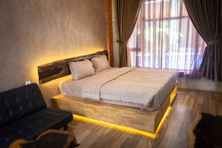 Pariban Hotel 4/11