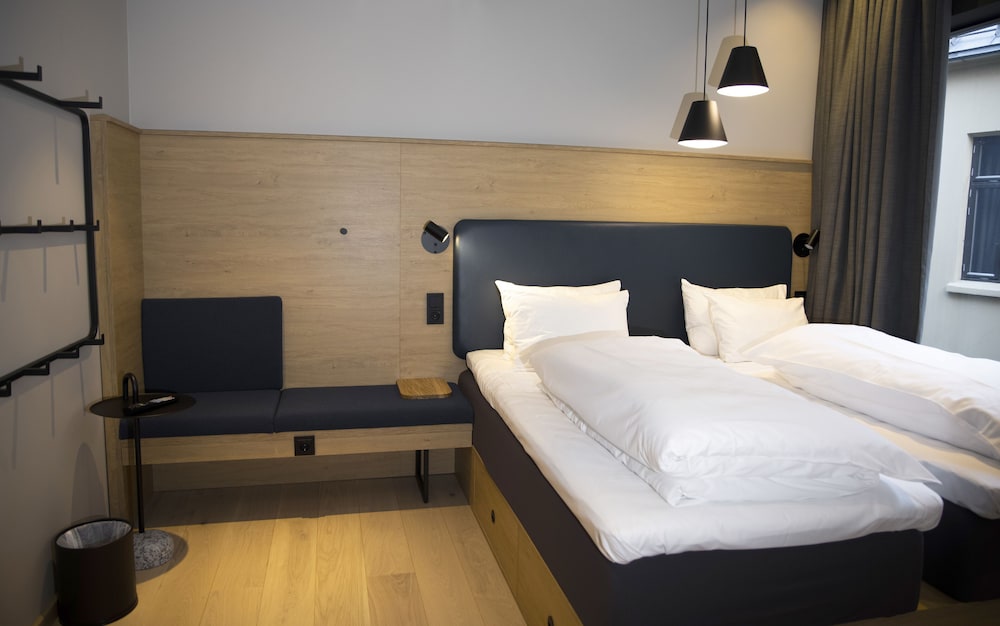 STANDARD, TWIN BEDS