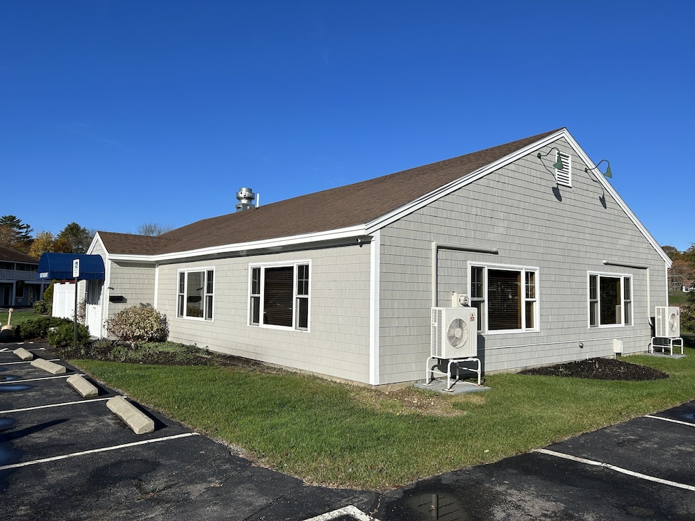 Flagship Inn ME 42/43