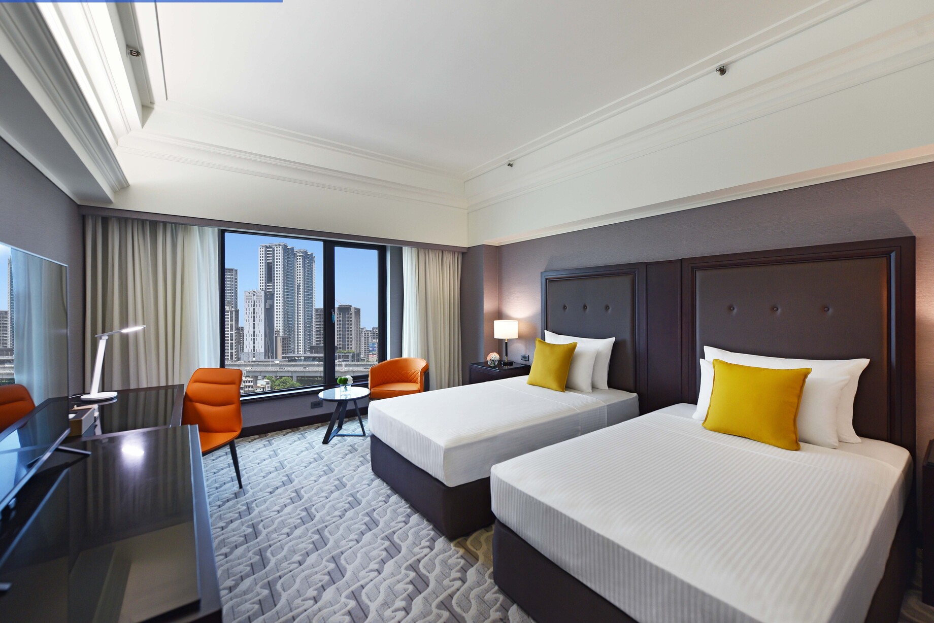 Superior, Twin Beds