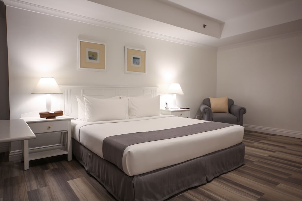 Infinity Towers Suites 14/50