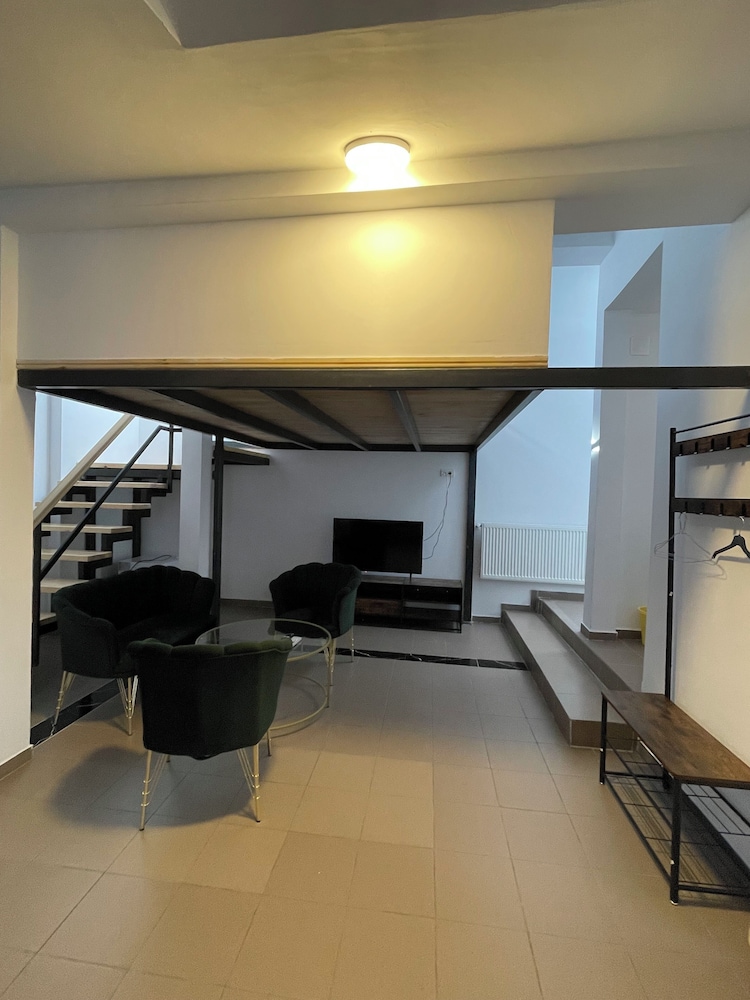 X Hostel Bucharest 30/44