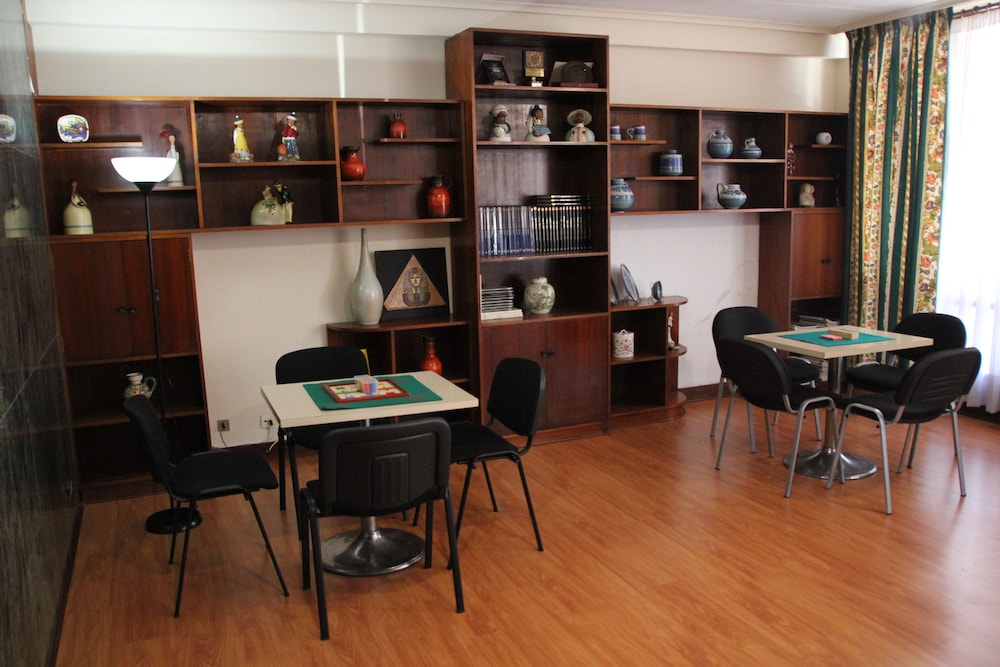 Marques de Santillana Hotel 52/60