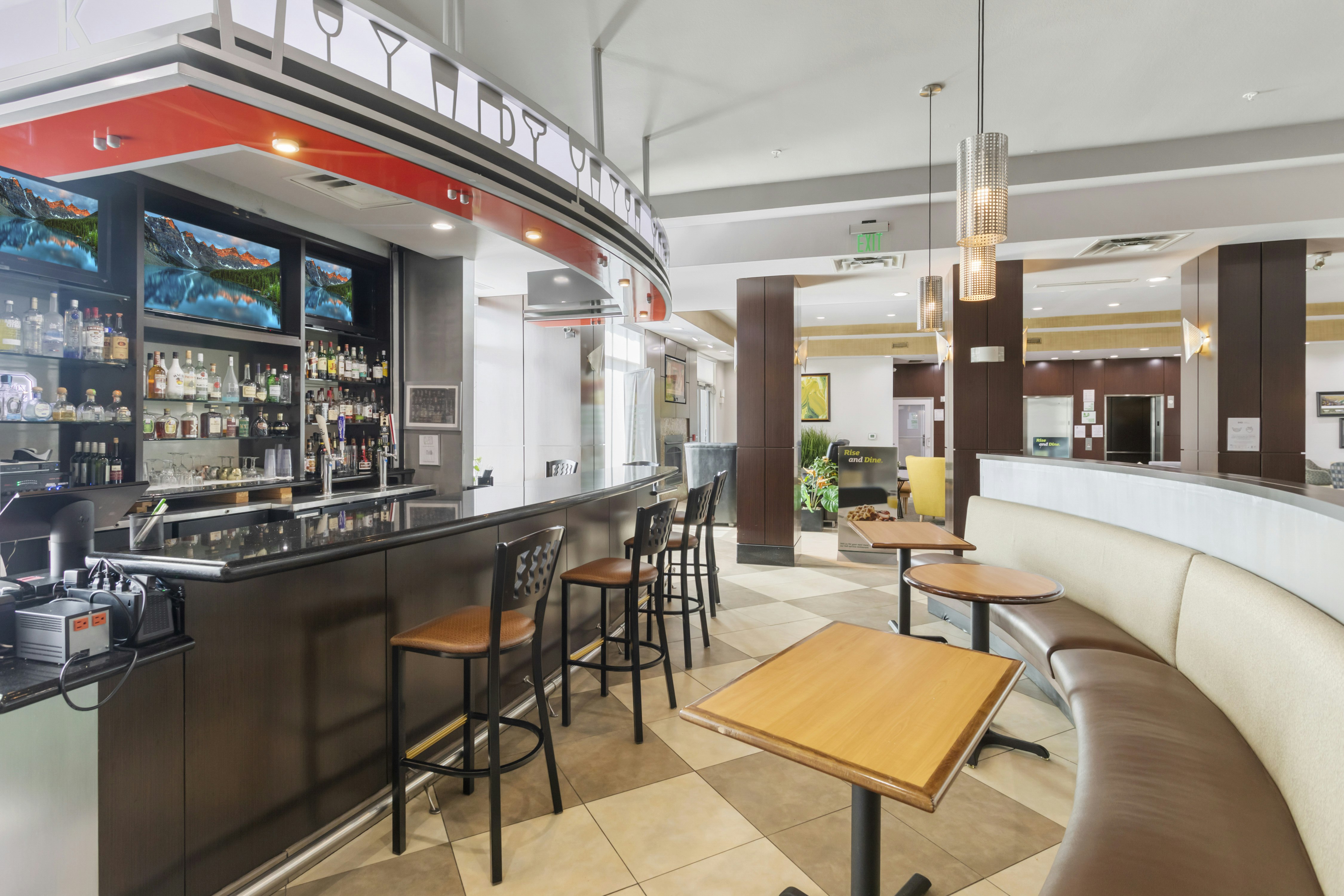 Holiday Inn Hotel And Suites Waco Northwest 39/59