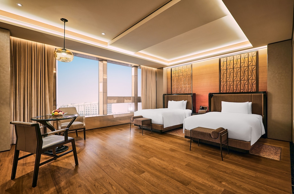 RESORT, DELUXE, DOUBLE BED