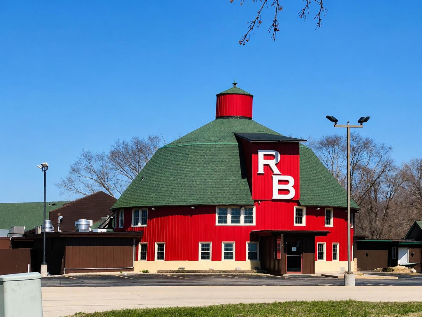 Round Barn Lodge 1/50