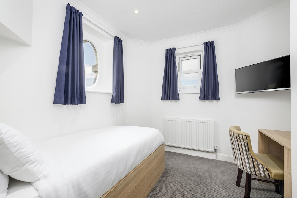 The Sandringham Hotel 5/48