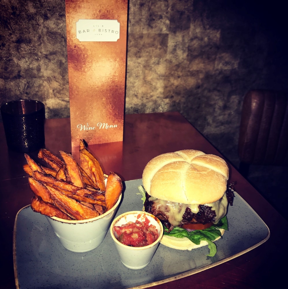 Lils Bar And Bistro 15/36