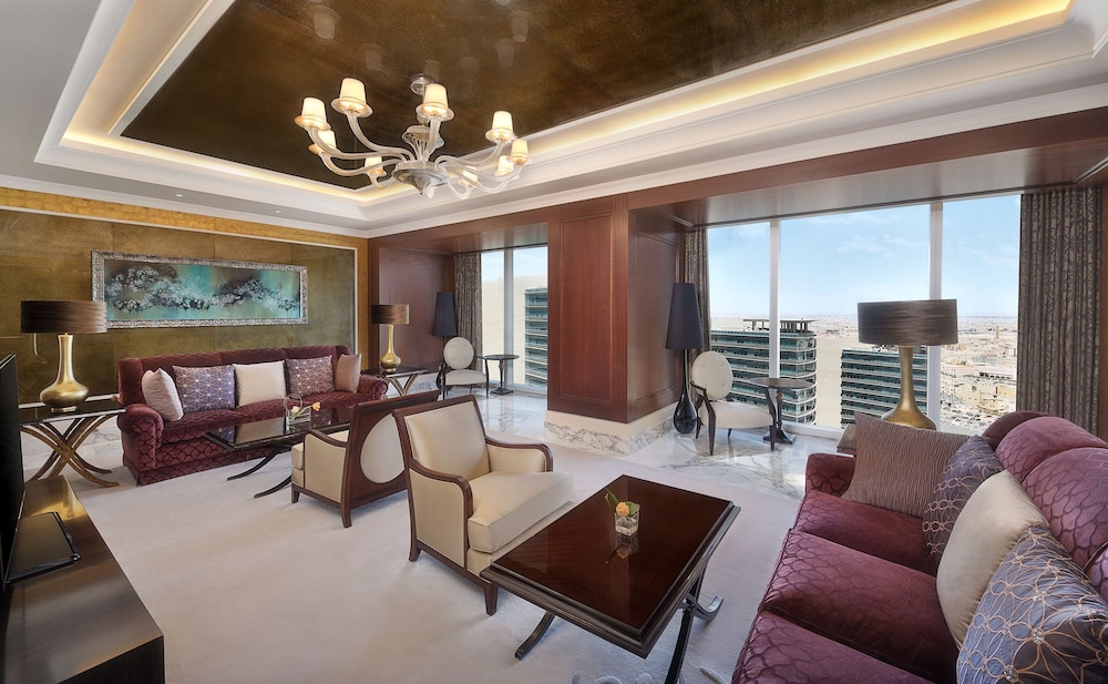 فندق هيلتون الرياض والشقق الفندقيه(Hilton Riyadh Hotel & Residences) 49/82