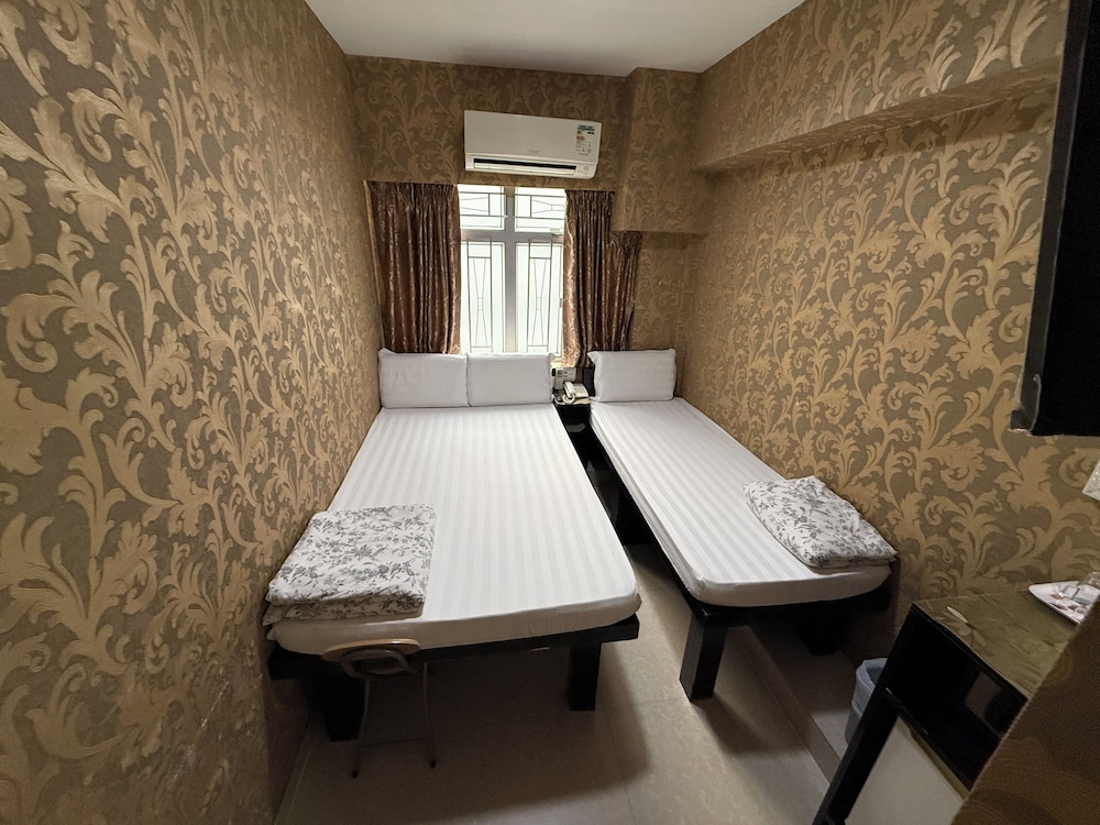 Modern Hotel 31/76