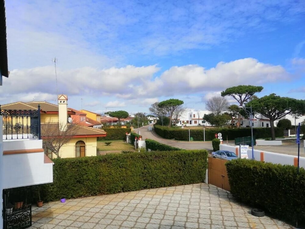 HOTEL MATALASCANAS GOLF 24/26