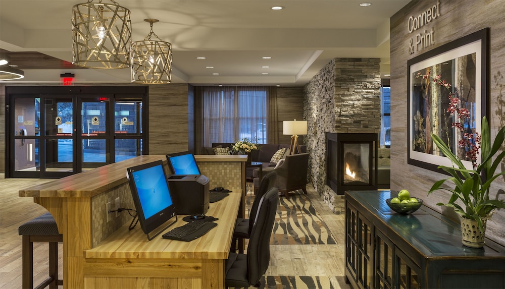 Fairfield Inn Suites Waterbury Stowe 26/31