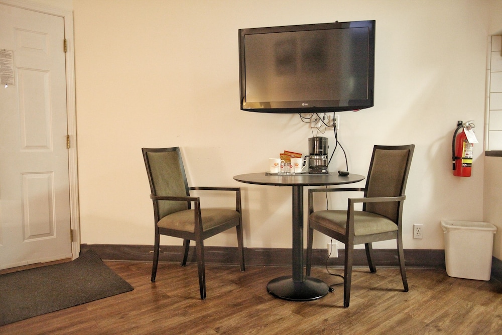Best Budget Inn and Suites Kamloops 30/46