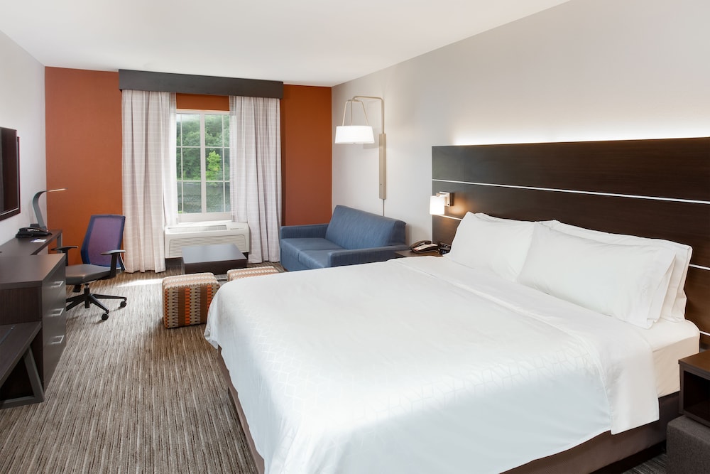 Standard, King Bed, Extra Floor Space