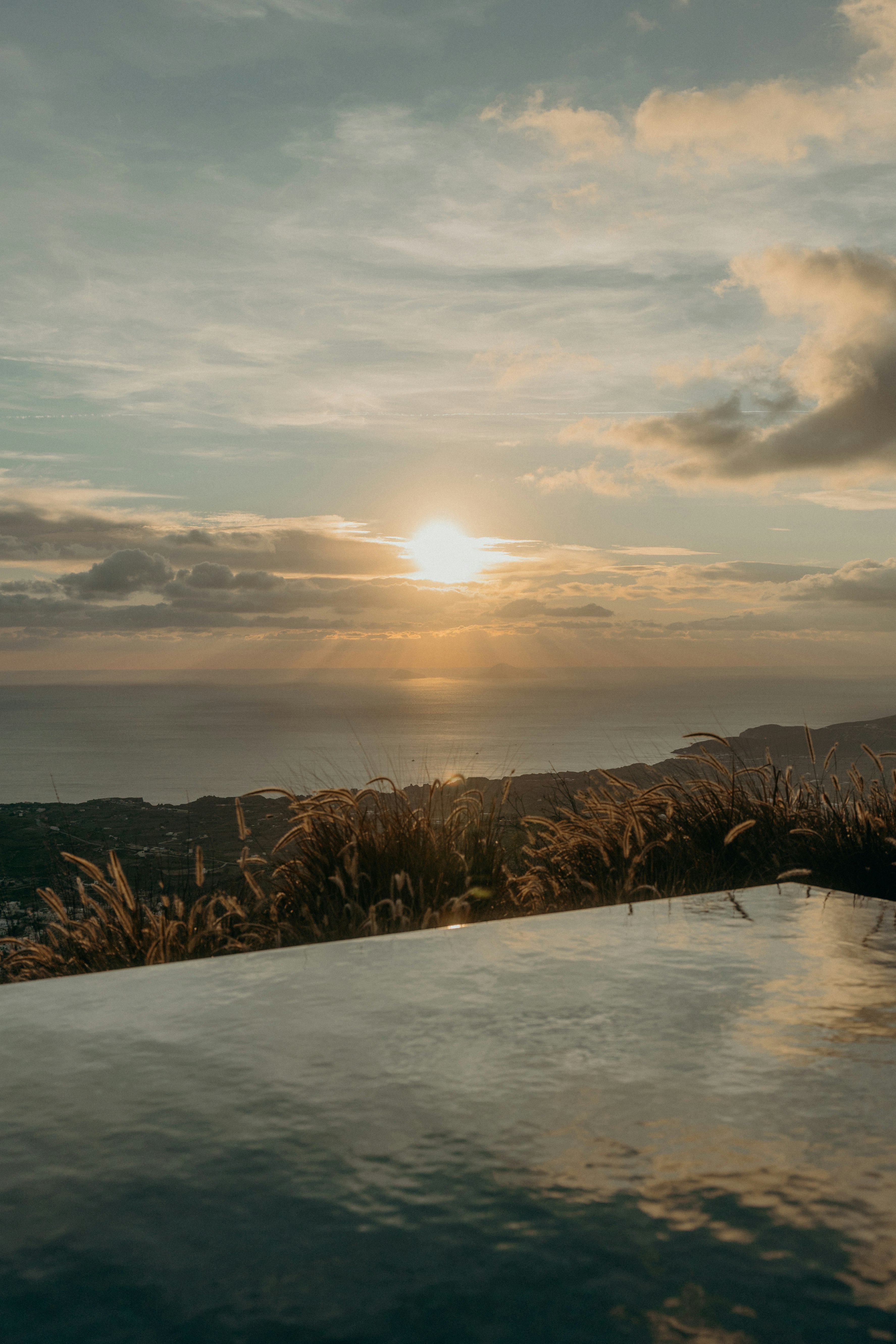 Santorini Sky Luxury Resort 44/50