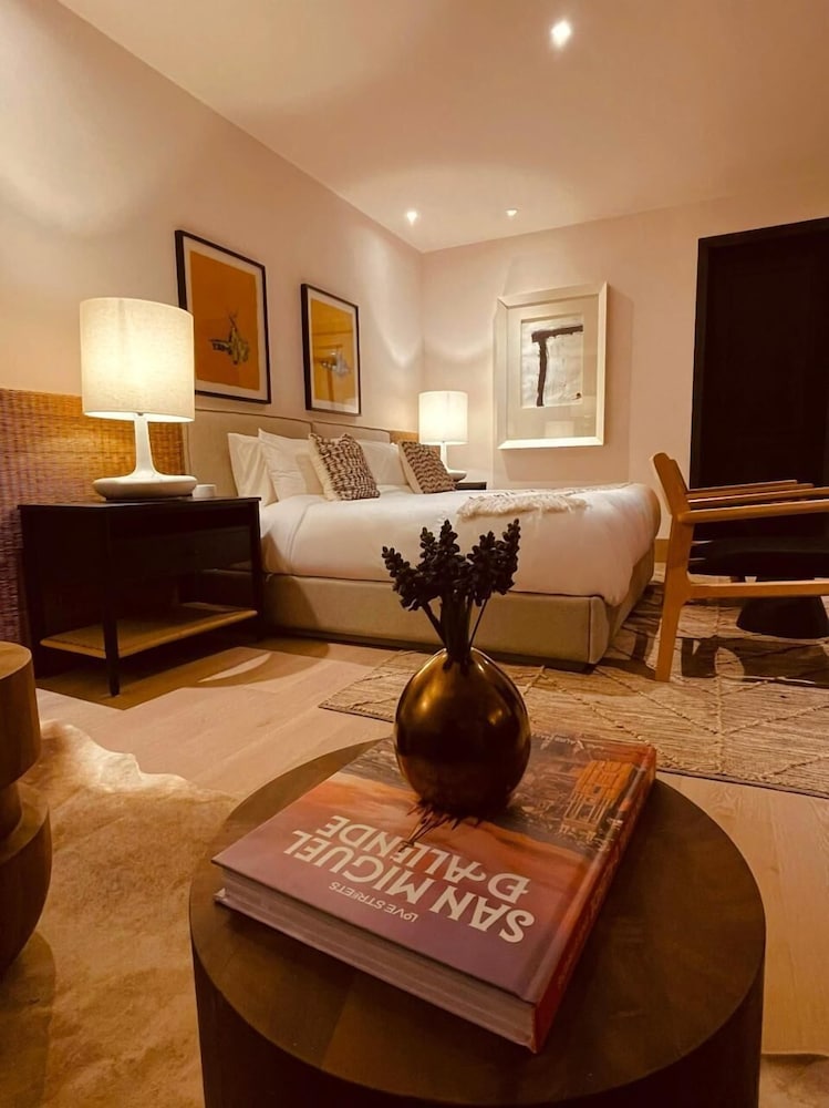 Hotel Tres Raices 39/55