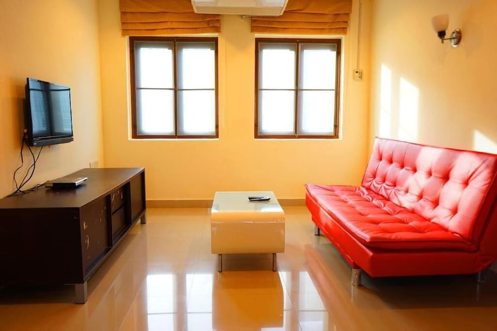 Hathai House Resort 38/48