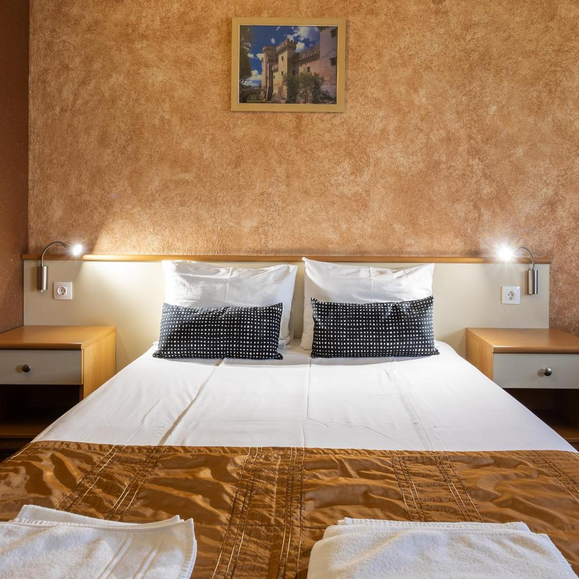 غرفة قياسية بسرير مزدوج، Brod Hotel 8/10