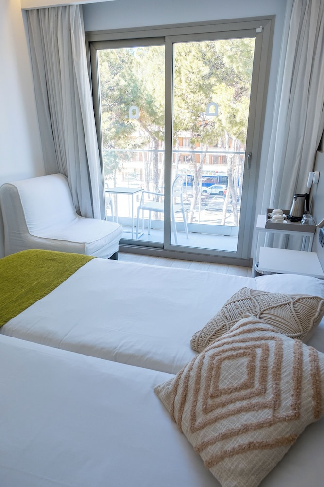 COOEE Cala Ratjada 8/50